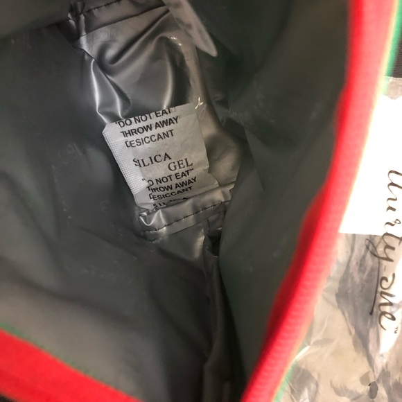 💕SOLD💕 3/$30 Thirty One Cool Zip SnackerElf Suit - Picture 4 of 4